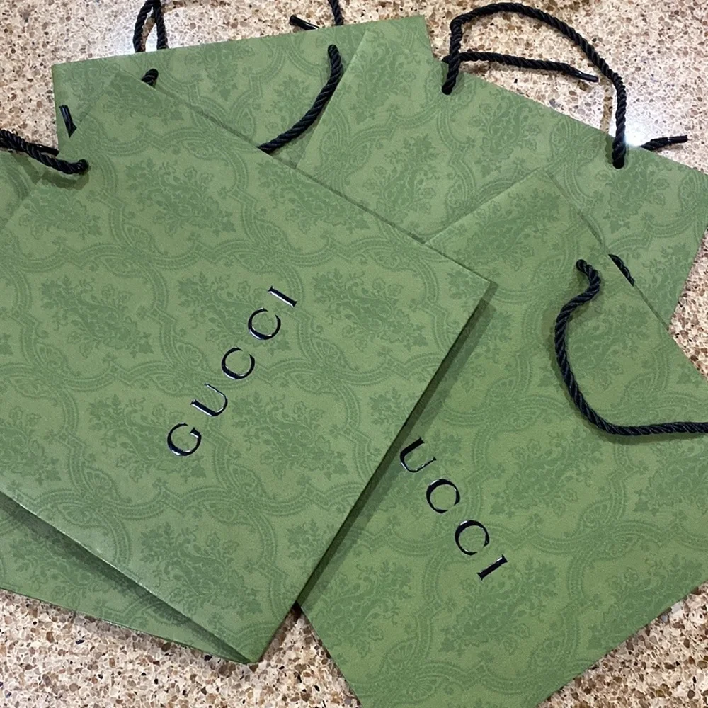 10 Gucci gift bags